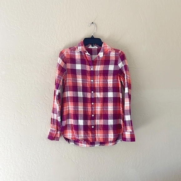 Old Navy Tops - (5/$25 ✅) Old Navy Plaid The Classic Button Up Shirt